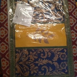 REFRESHING AND ARTISTIC WESTSIDE PLACEMATS AND NAPKINS SET